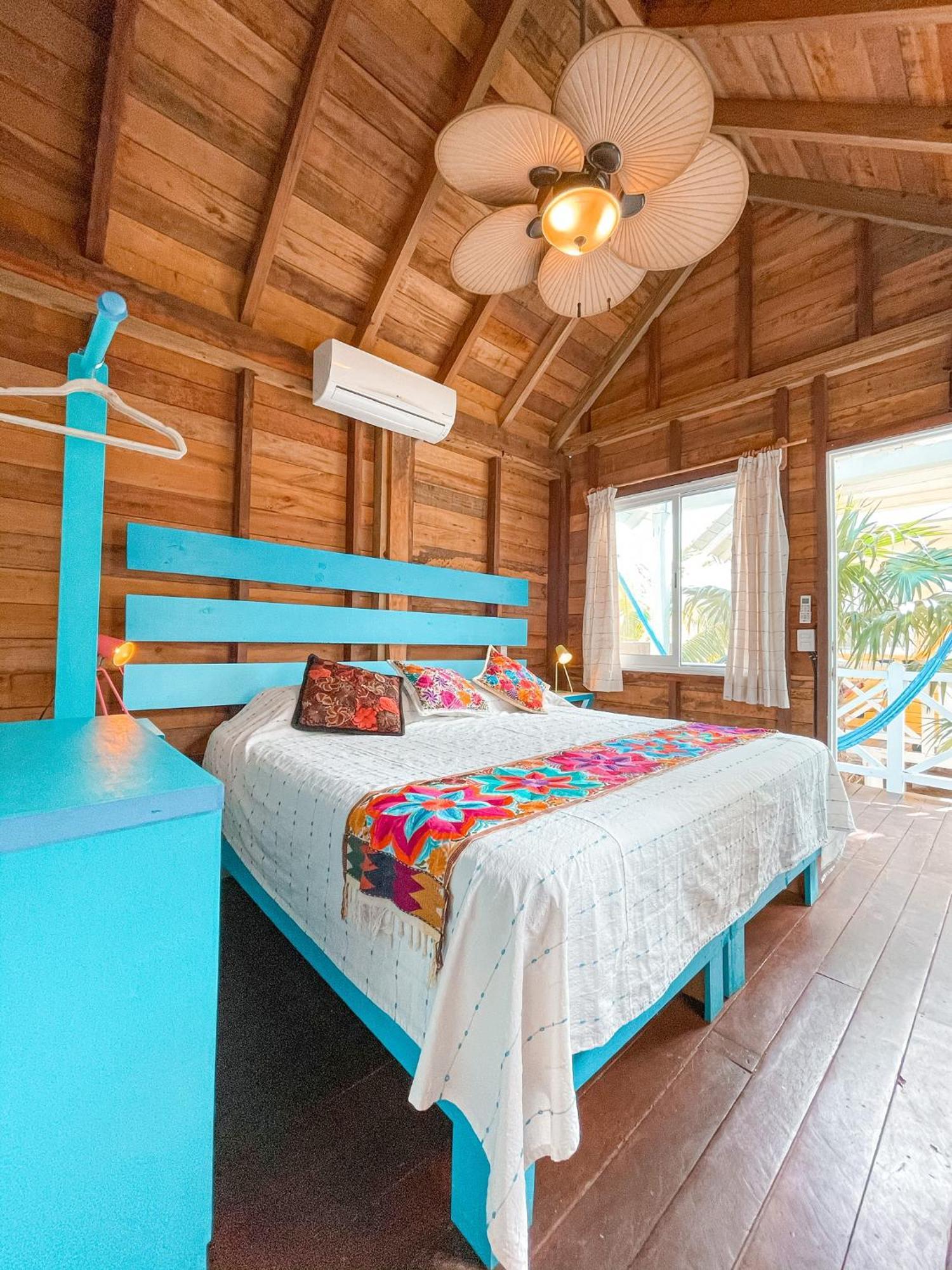 Whyknot Holbox Bed & Breakfast Exterior photo